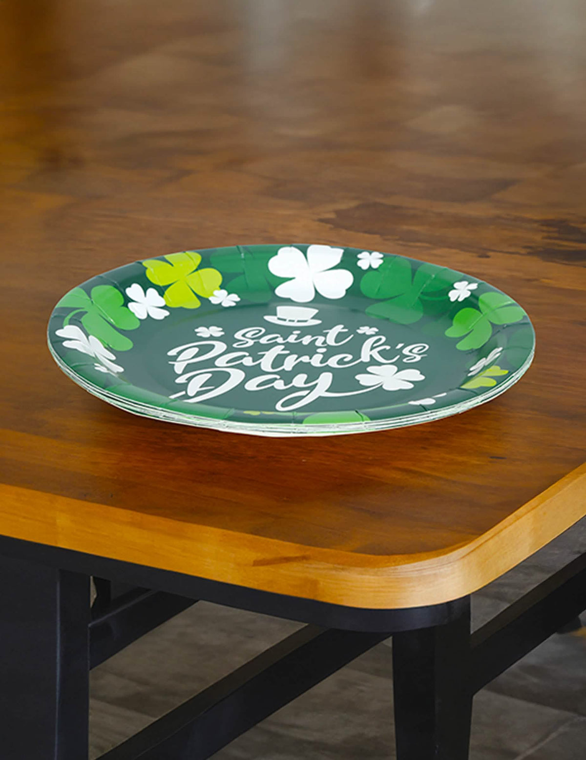 Mise en situation des assiettes Saint Patrick
