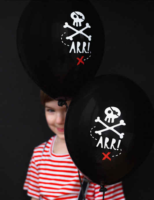 Mise en situation des ballons en latex fête de pirate