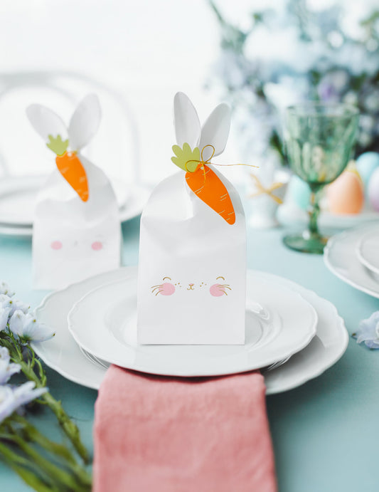 Mise en situation sur table des sacs à bonbons Lapins