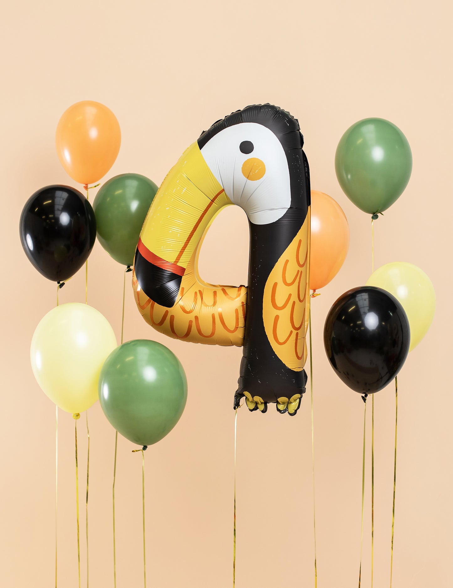 Mise en scène du ballon aluminium toucan chiffre 4