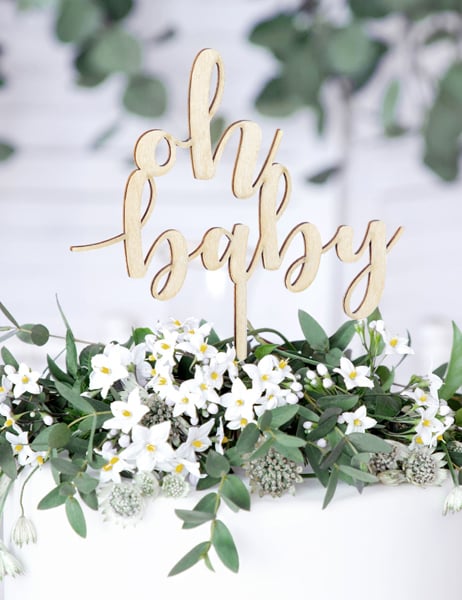 Mise en scène du cake topper oh baby pour baby shower