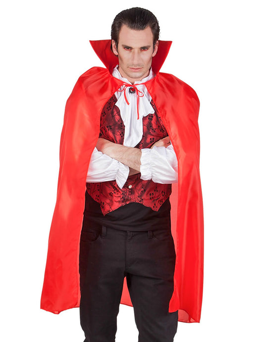 Vue de face de la cape de vampire pour homme