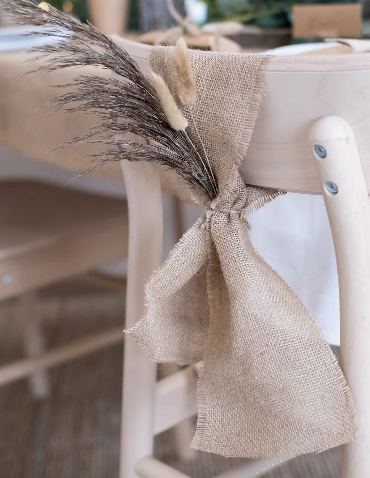 Nœud de chaise décoratif du chemin de table toile de jute pour décoration naturelle