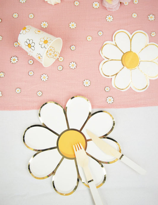 Mise en situation sur une table du Confettis de table Marguerite