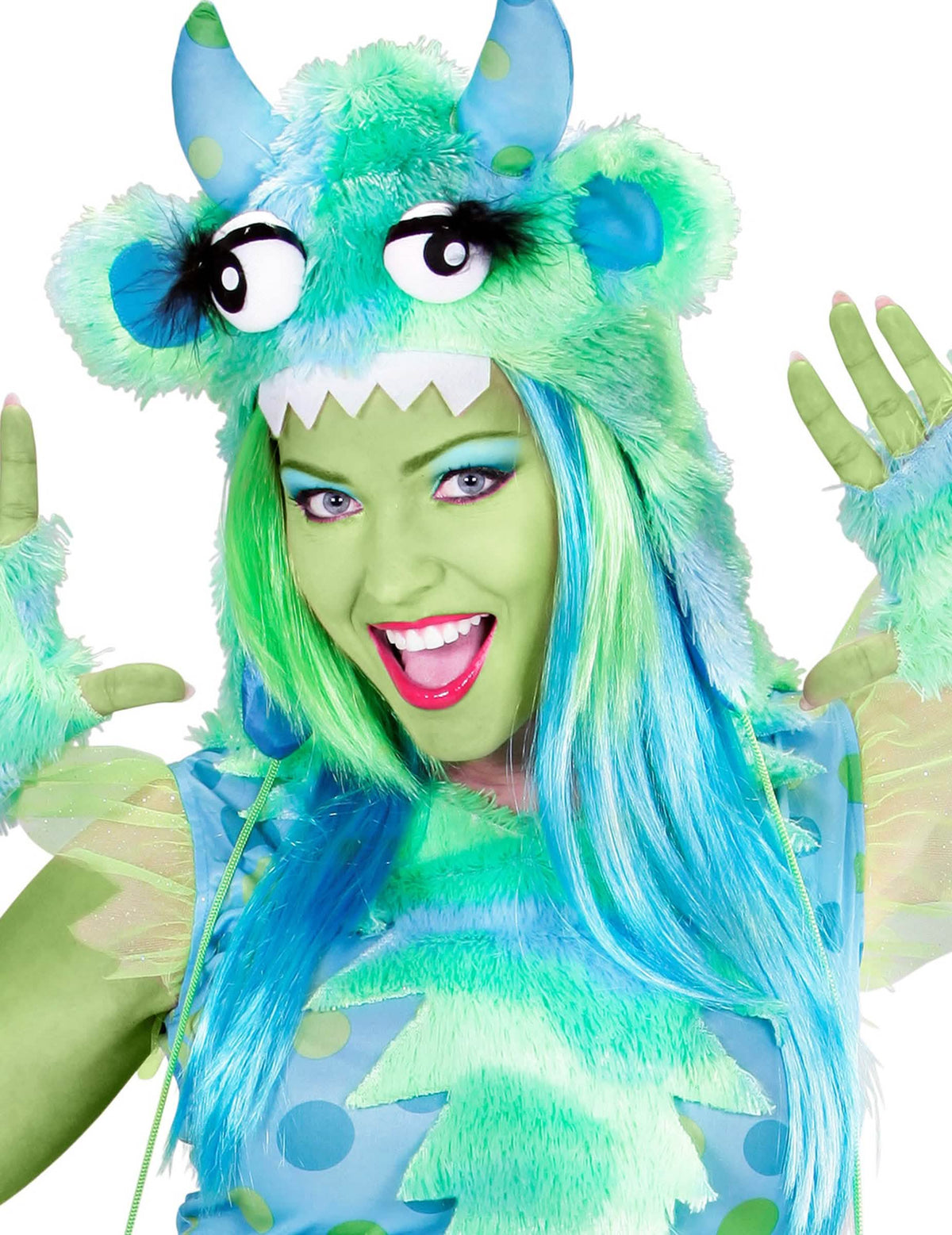 Tilannekuva monsterimeikeillä varustetun naamiaisasun kanssa