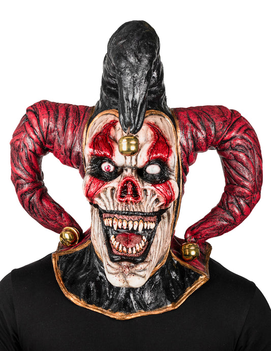 Gros plan sur le visage du masque intégral joker démoniaque