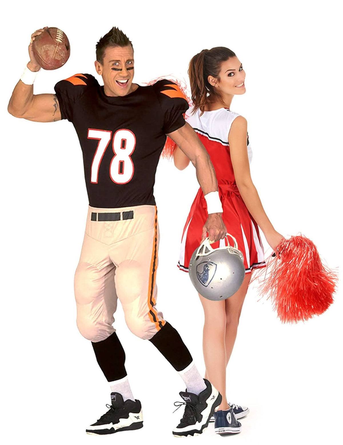 Cheerleader ja amerikkalainen jalkapallon pelaajan pariasu