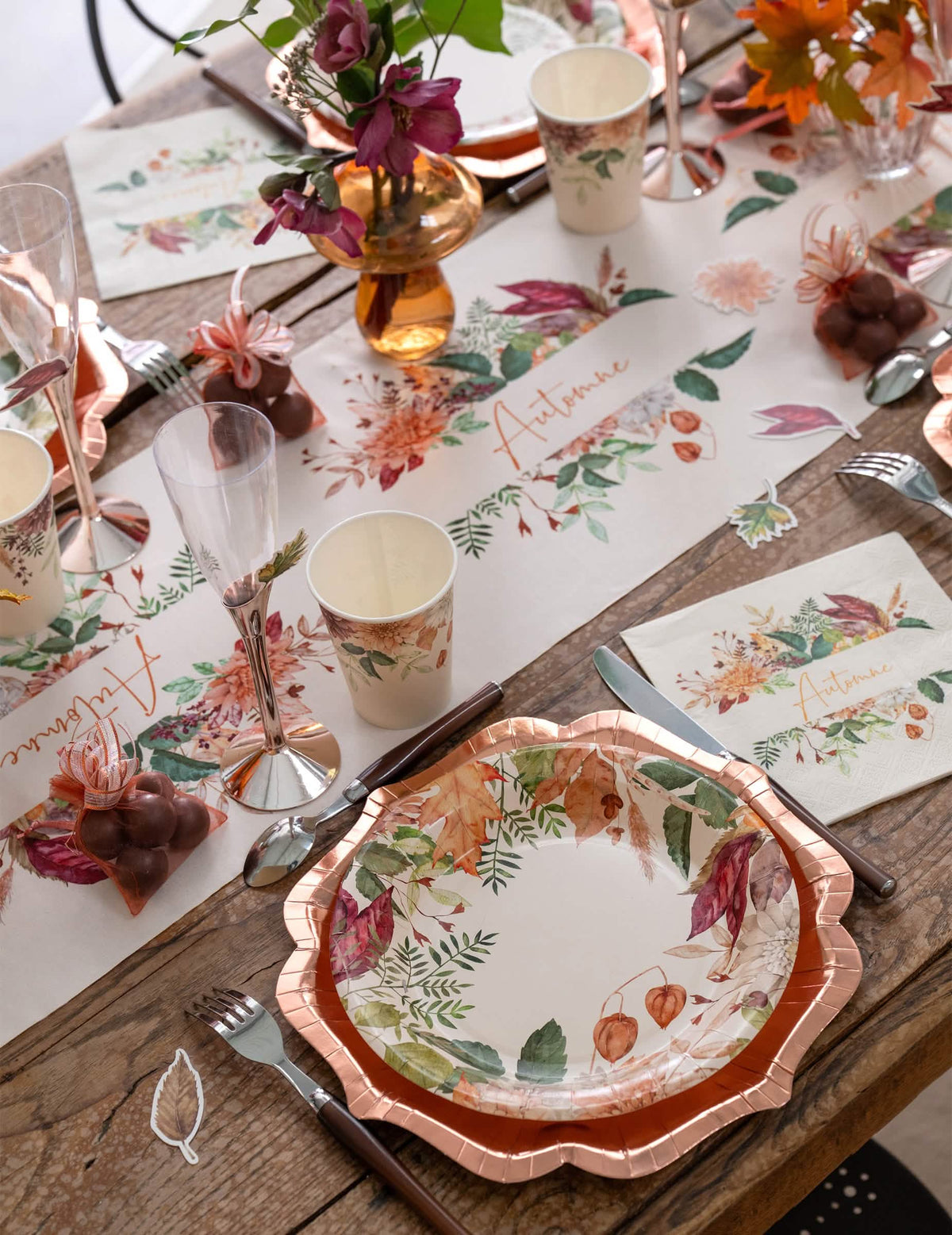 10 kukkais-syksy-lautasta 22,5 cm