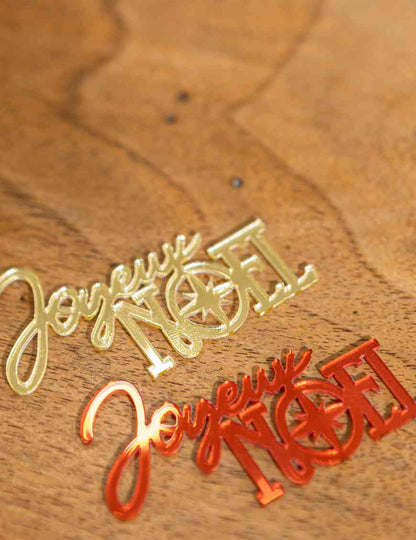 10 kpl Joyeux Noël -konfetteja, punainen ja kulta 6,5 x 3,5 cm