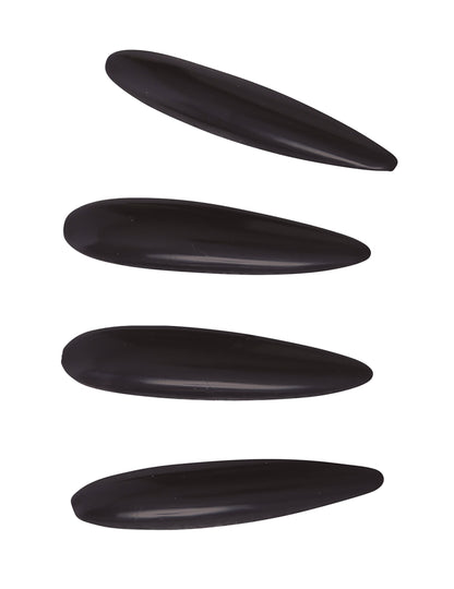 Détail de la forme des faux ongles Halloween pour adulte noirs
