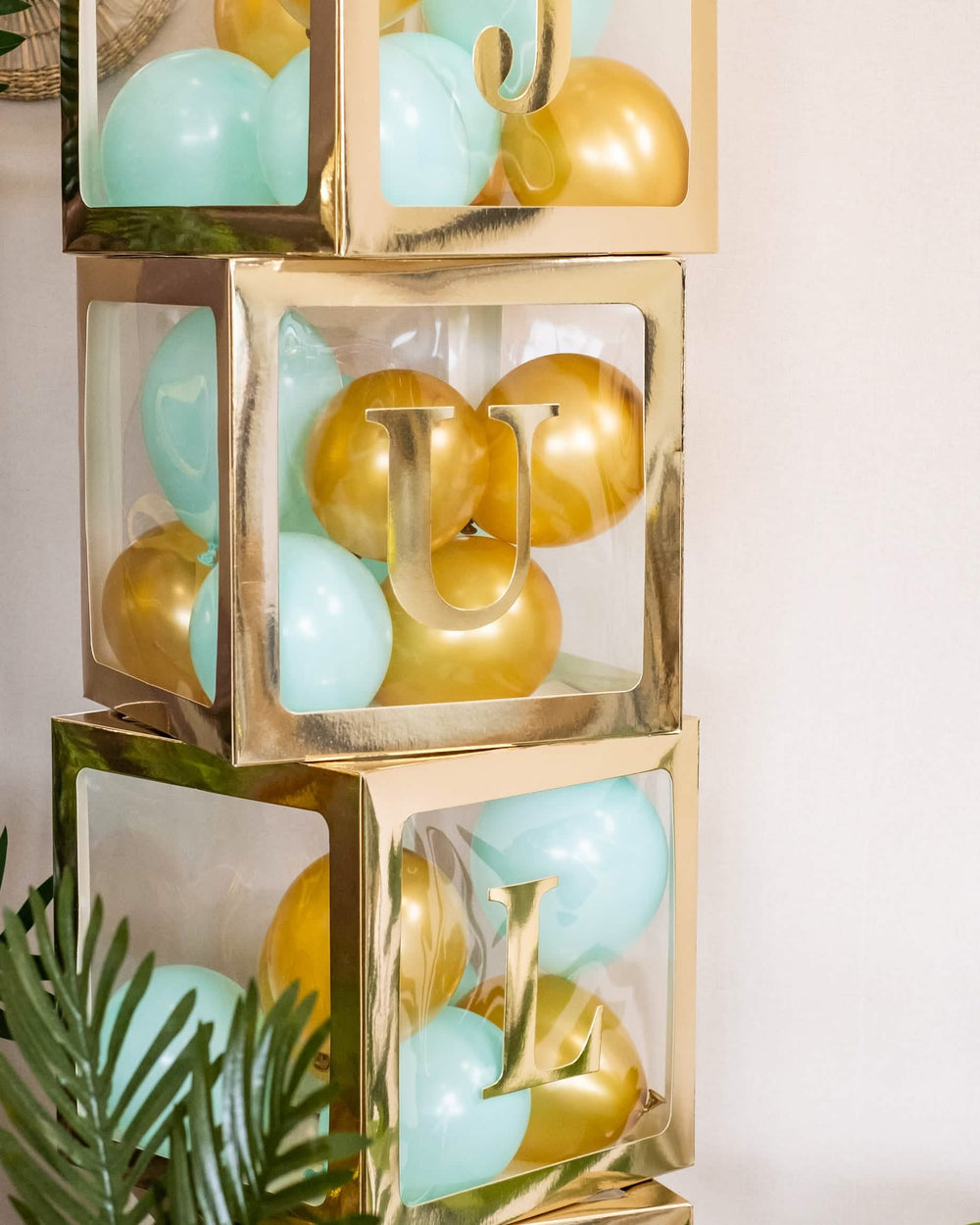 Utilisation dans des boîtes à lettres des mini ballons latex métallisés pour arche dorés
