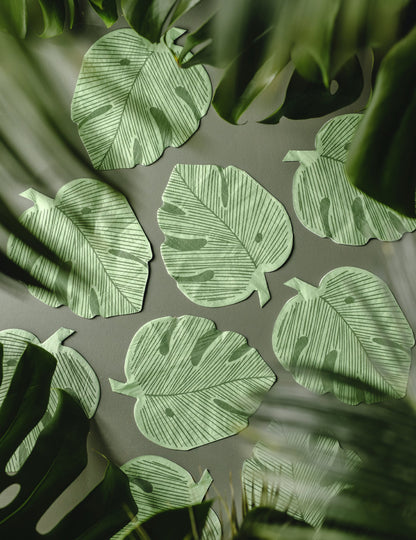 12 vihreää monstera-lehden muotoista paperilautasliinaa 29,1 x 36 cm