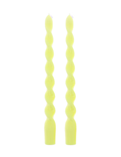 2 kierteistä kynttilää keltainen 25 cm