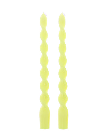 2 kierteistä kynttilää keltainen 25 cm