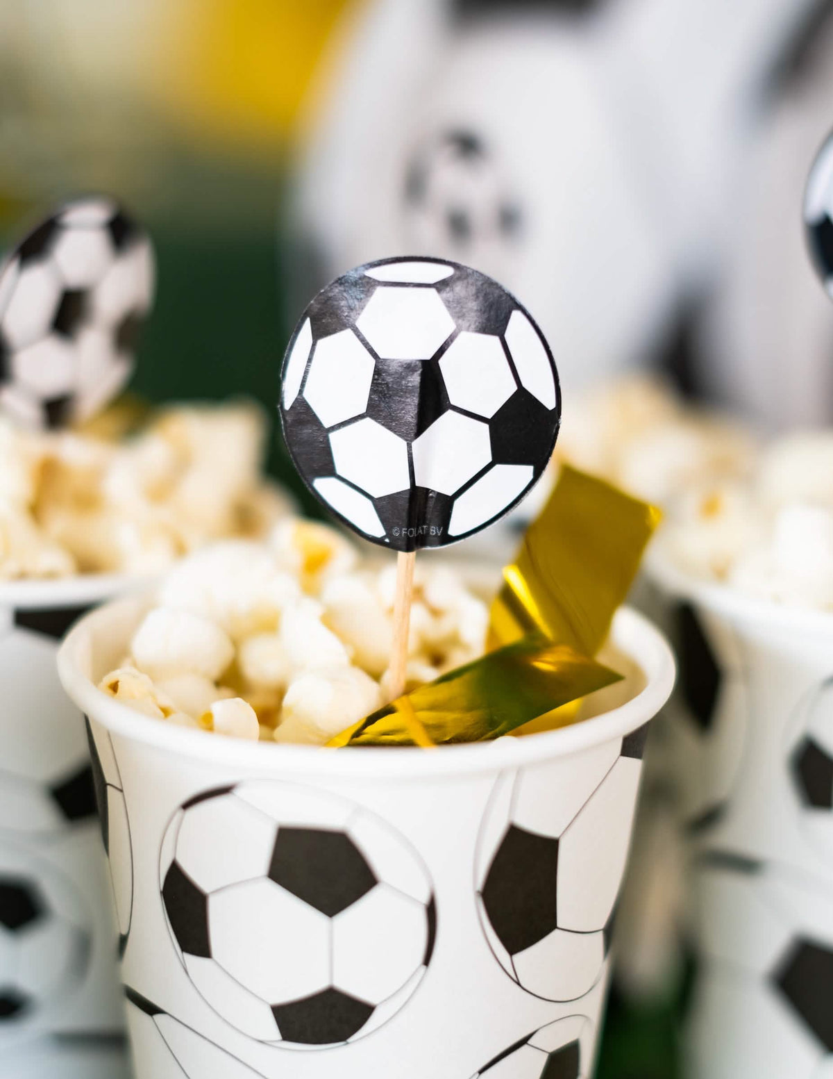 Football-tikkujen käyttö buffet-koristeena yksityiskohtaisesti