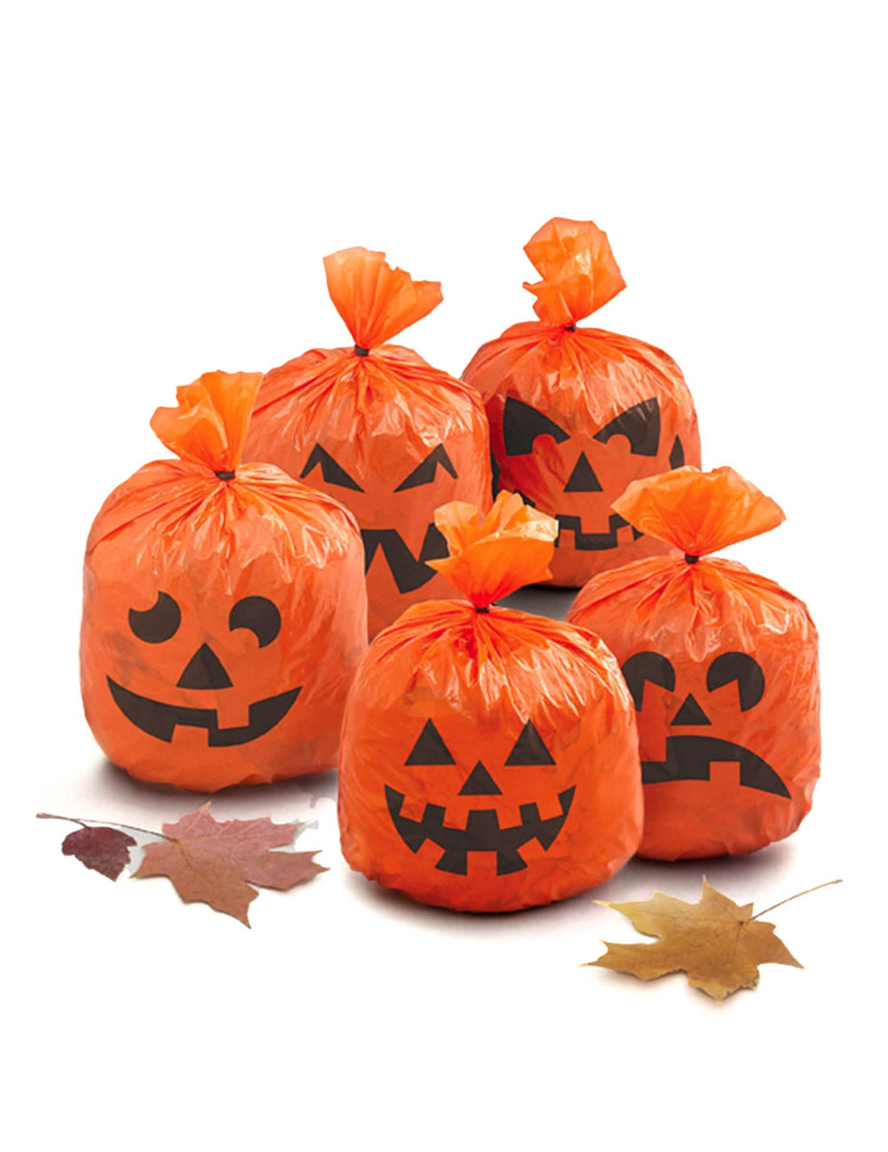 Oranssit muoviset halloween-kurpitsapussit, joissa on mustat kasvot