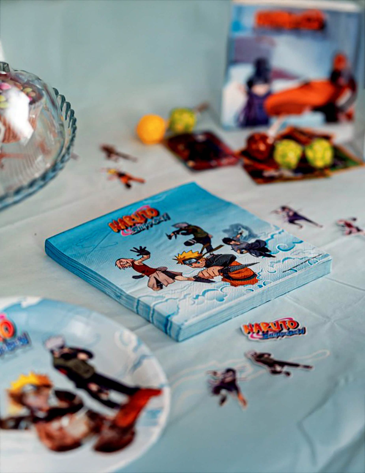20 Naruto Shippuden™ paperilautasliinaa 33 x 33 cm