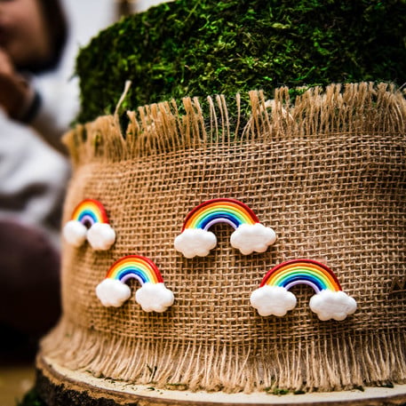 Arcs en ciel adhésifs en résine arc-en-ciel pour fête multicolore