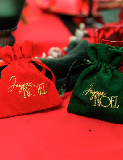 4 kpl Joyeux Noël -lahjapusseja tummanvihreä sametti ja kulta 9,5 x 11,5 cm