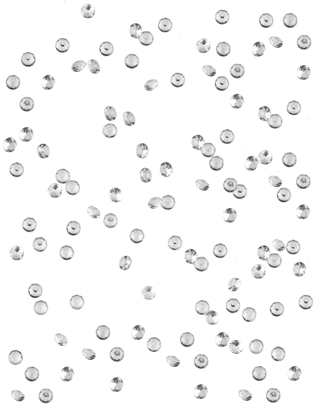 Vue rapprochée des petits diamants de décoration de table pour fête transparents
