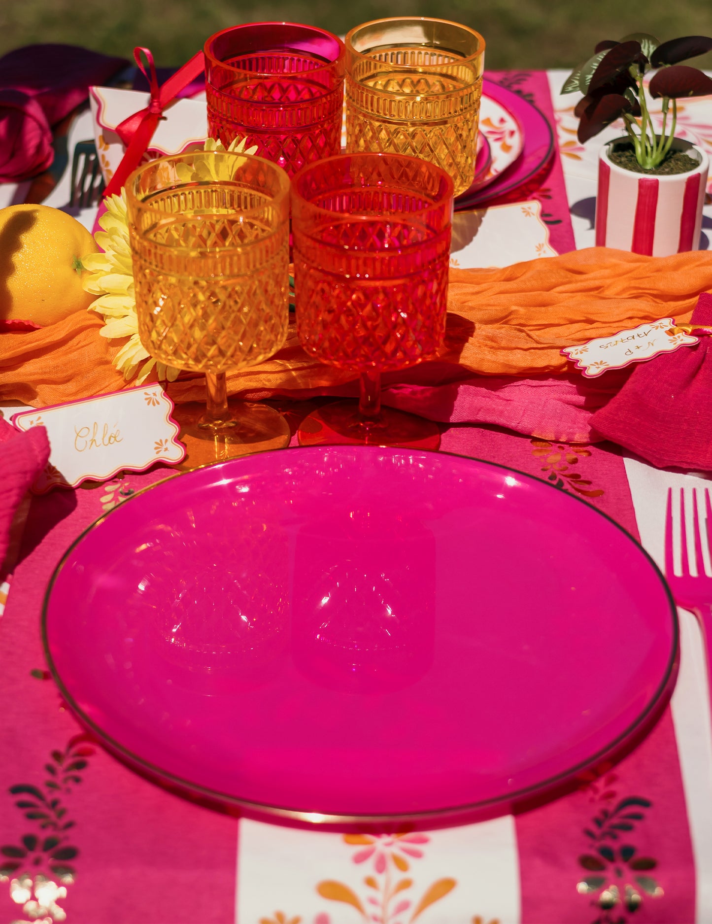 6 Assiettes réutilisables en plastique rose et or 26,5 cm