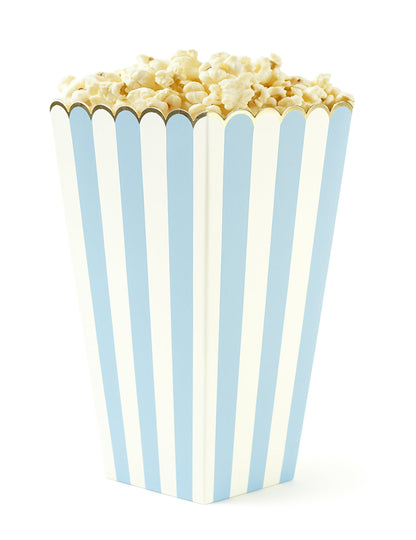 Vue d'une boîte remplie des boîtes à pop corn pour fête