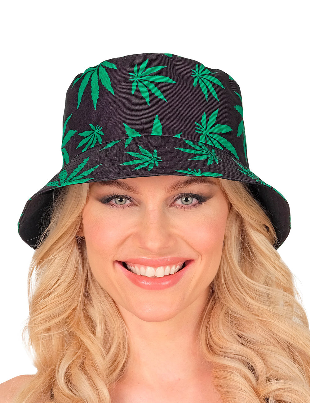 Gros plan du bob feuille rasta pour adulte