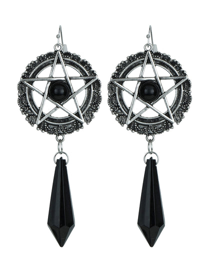 Vue de face des boucles d'oreilles étoiles sataniques