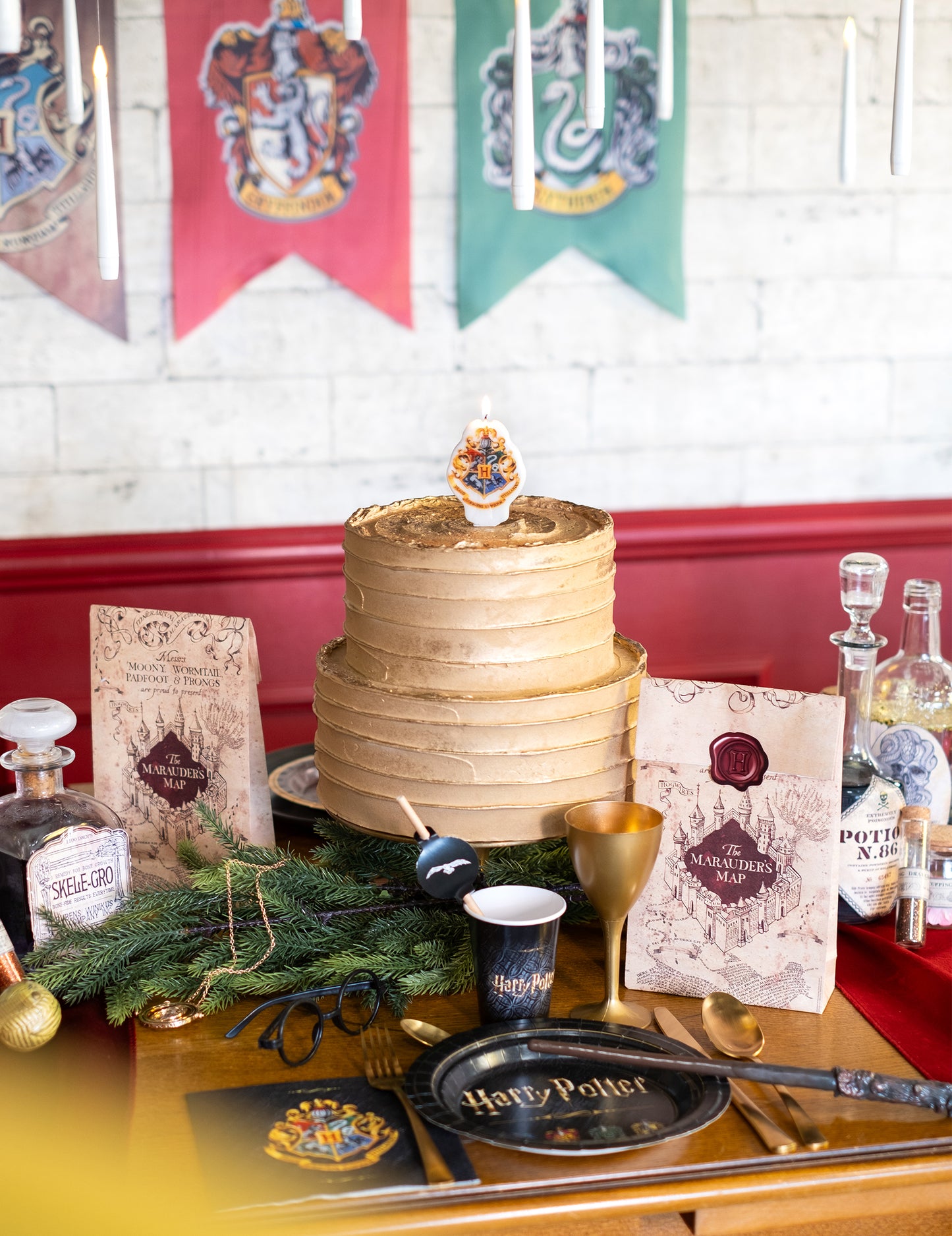 Mise en situation sur un gâteau de la bougie d'anniversaire Harry Potter
