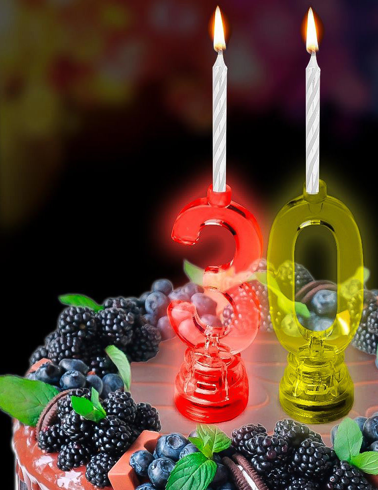 Mise en situation sur un gâteau de la bougie lumineuse LED chiffre 3