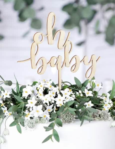 Mise en scène du cake topper oh baby pour baby shower