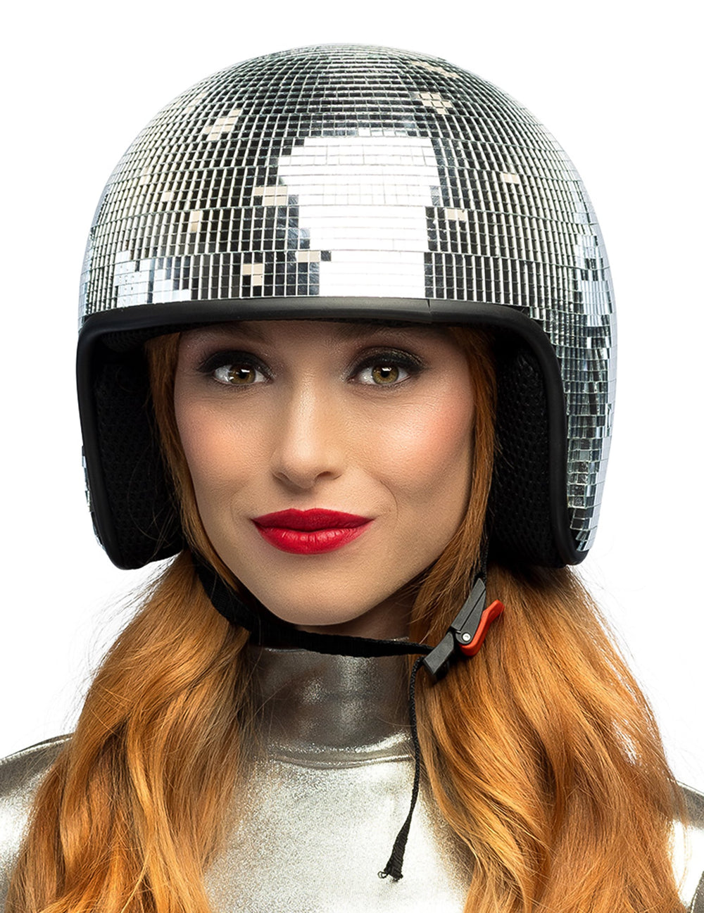 Gros plan sur le casque boule à facettes disco