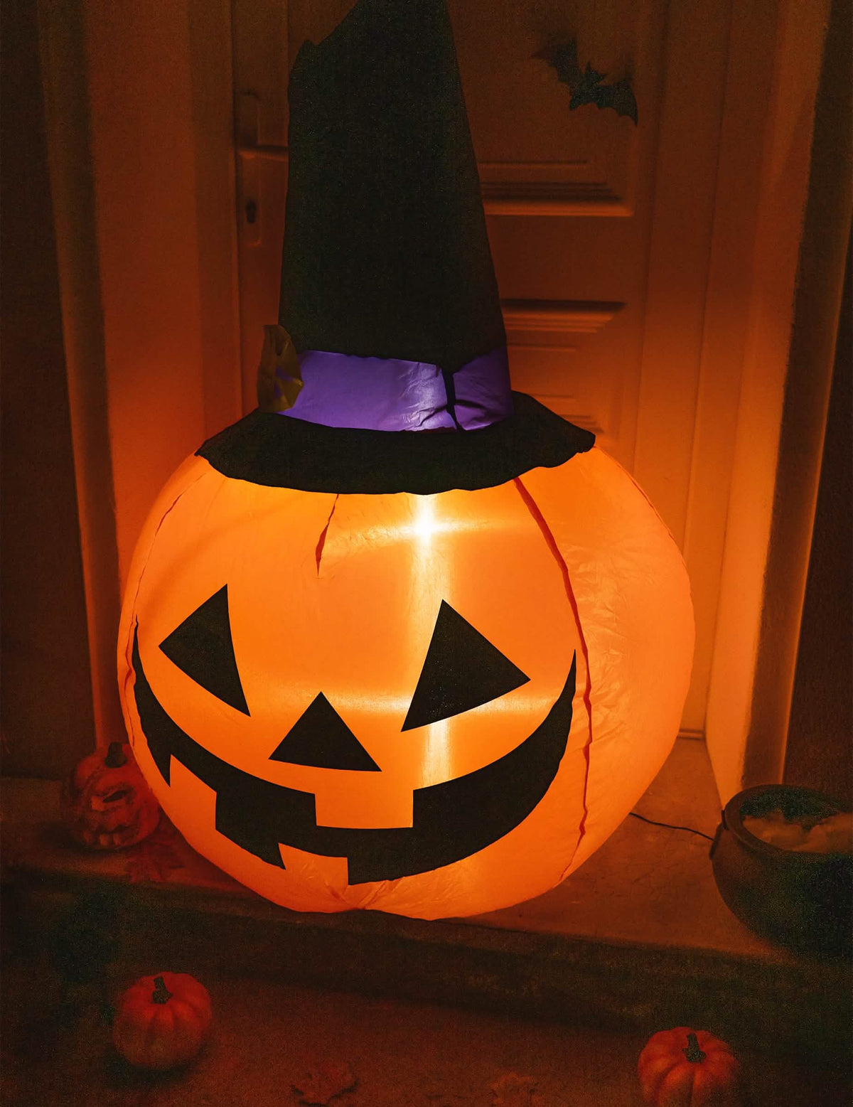 Mise en situation de nuit de la citrouille gonflable lumineuse Halloween