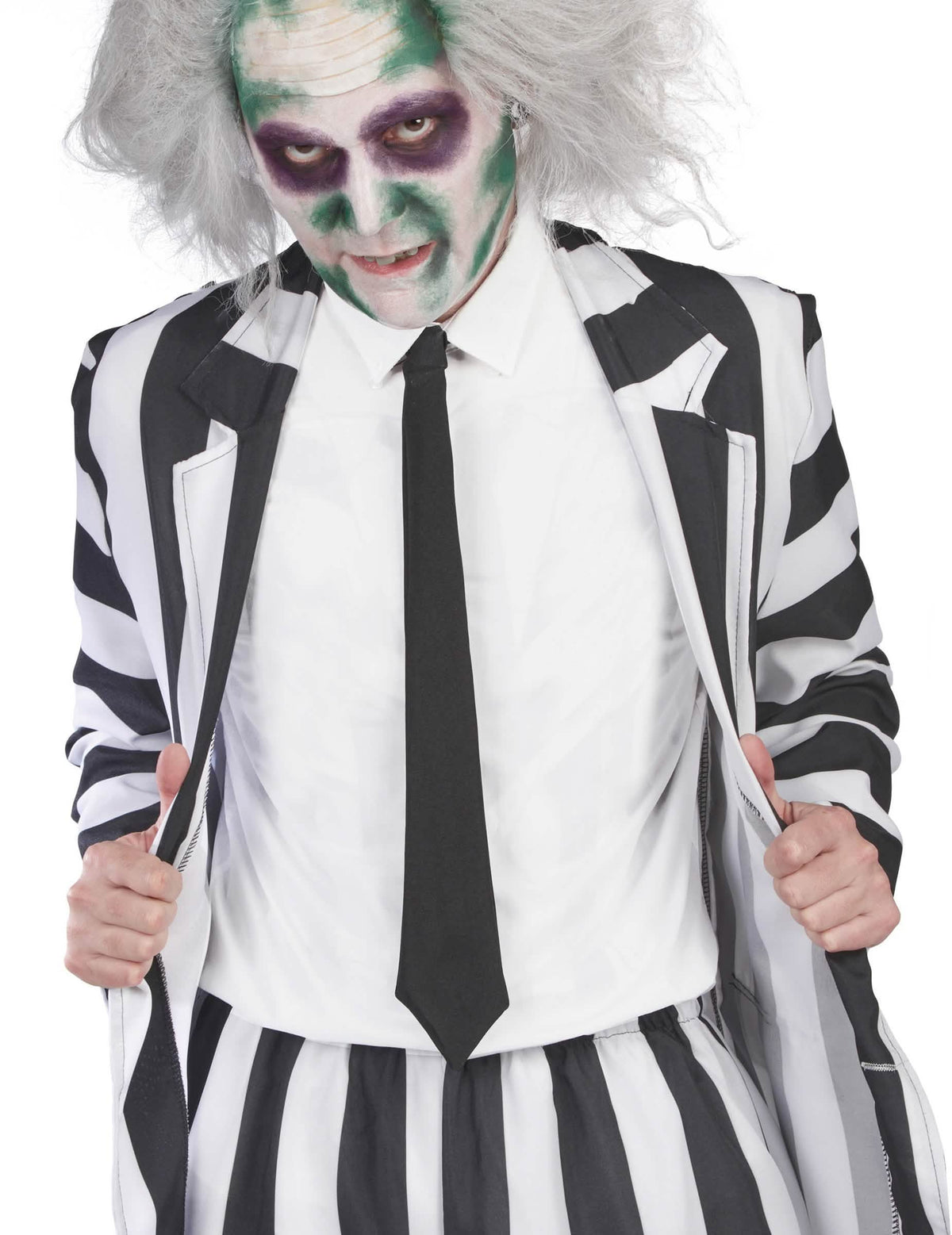 Détail du maquillage du costume de fantôme rayé