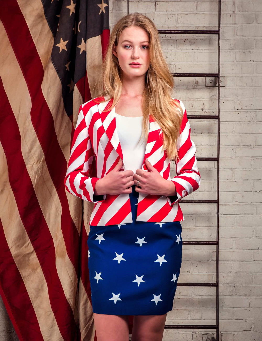 Yleiskuva Mrs. America Opposuits -asusta naisille