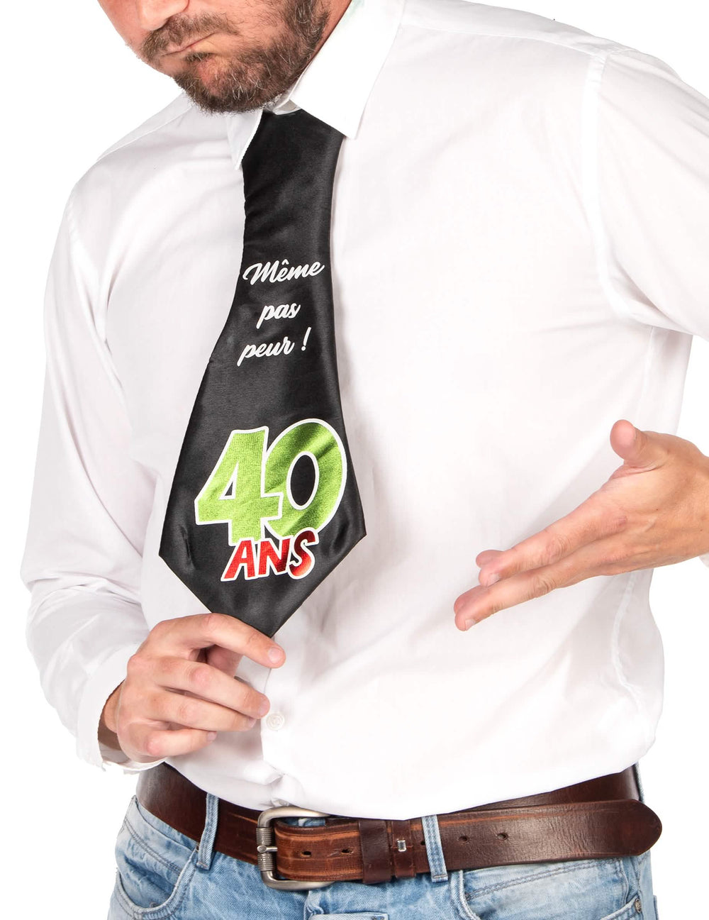 Etunäkymä humoristisesta 40 vuotta -kravatista