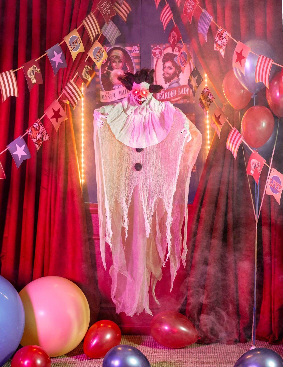 Tilanne sirkuskoristelussa, ripustettava koristelu murhaajat-klovni