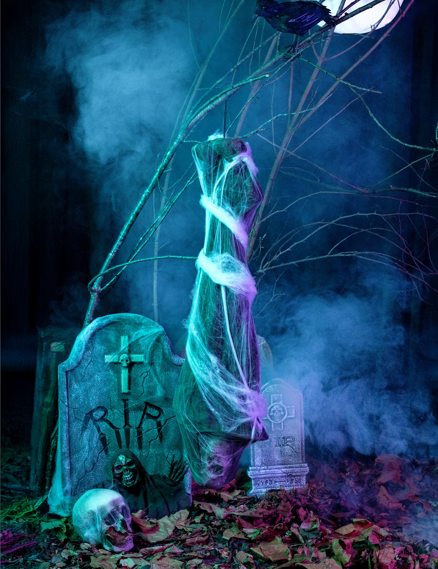 Mise en scène d'Halloween de la décoration à suspendre cocon corps