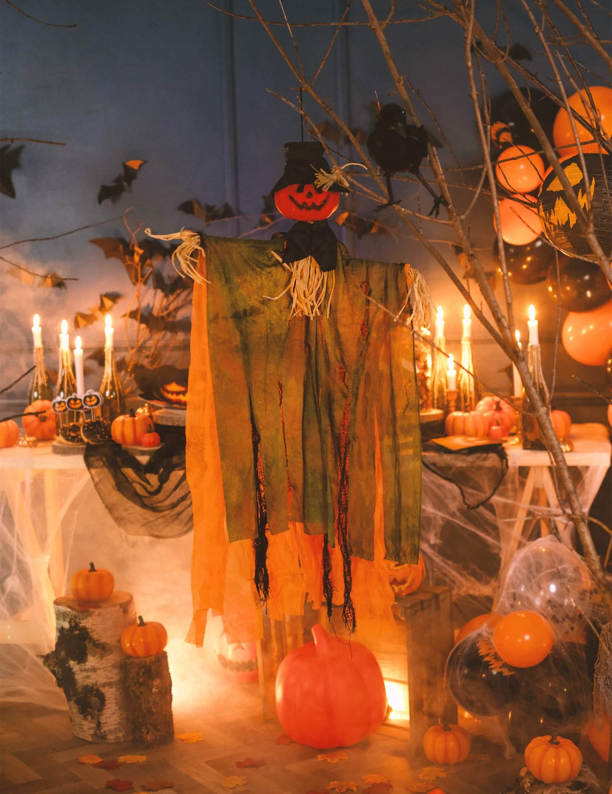 Ripustettavan kurpitsat-hirviön koristeen tunnelman luominen halloweeniksi