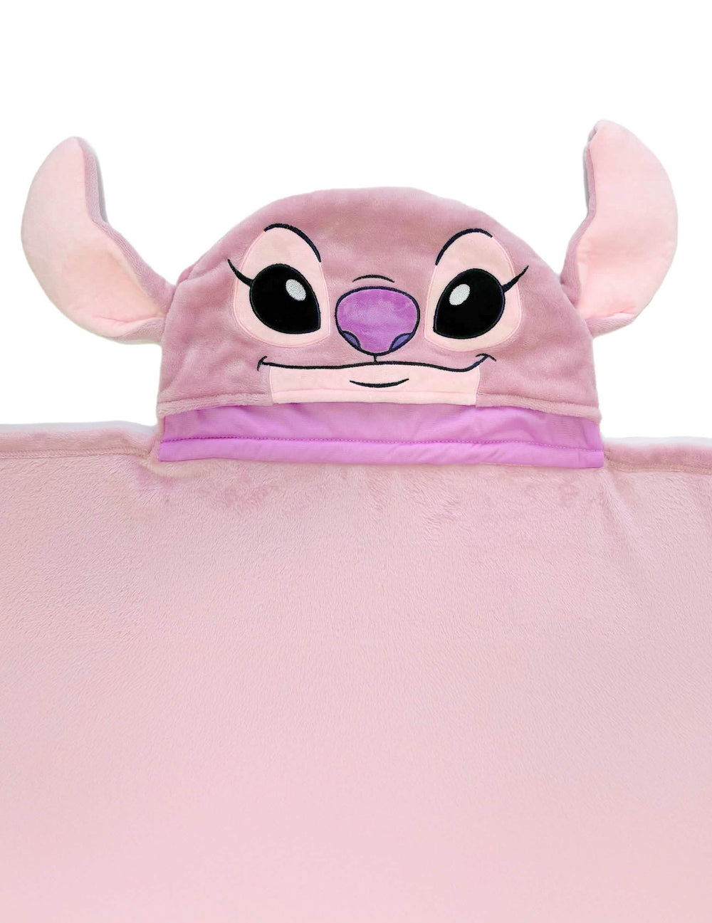Gros plan sur la capuche du déguisement plaid polaire à capuche Angel Lilo & Stitch