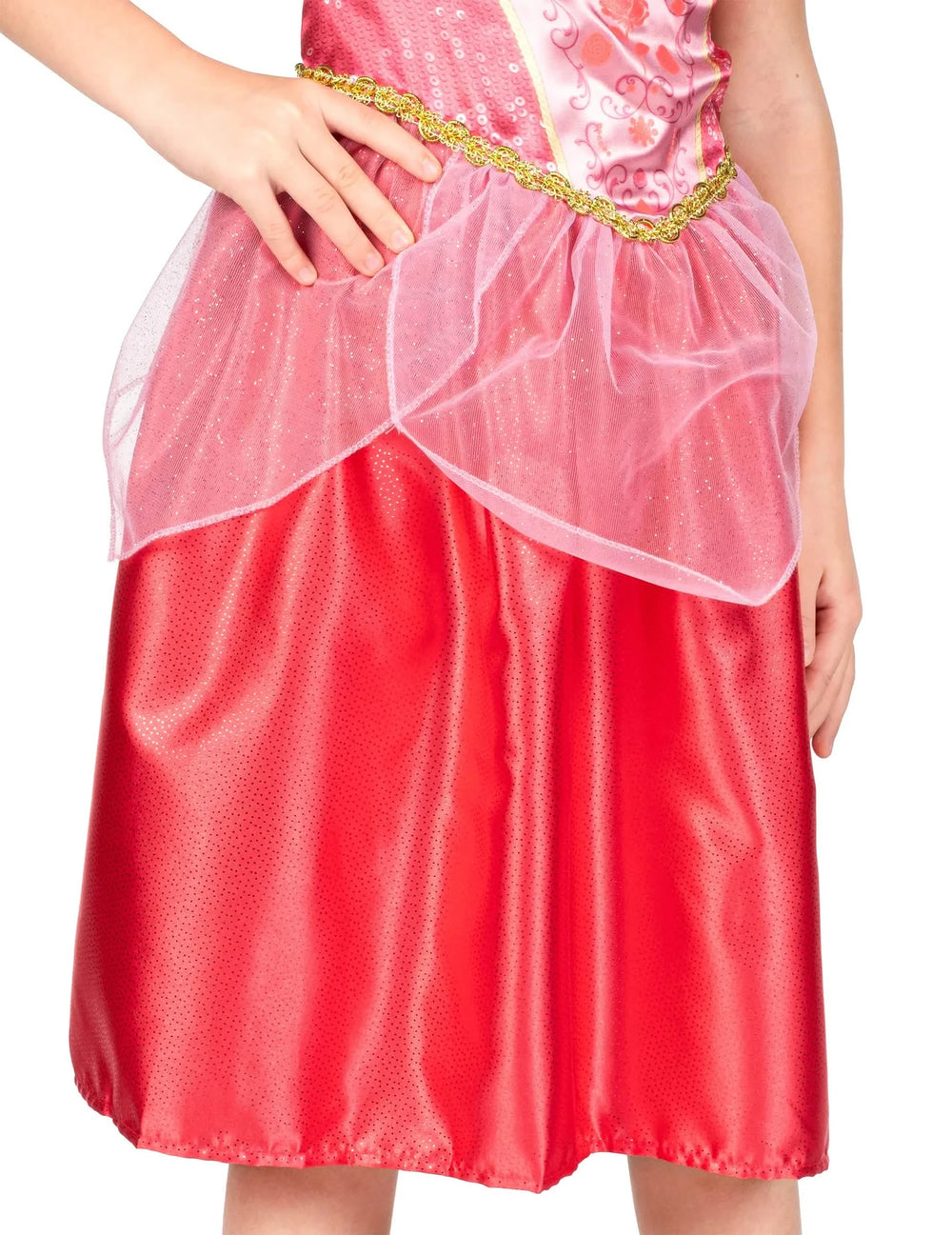 Détail de la ceinture dorée et du voilage rose du déguisement Aurore La Belle au bois dormant