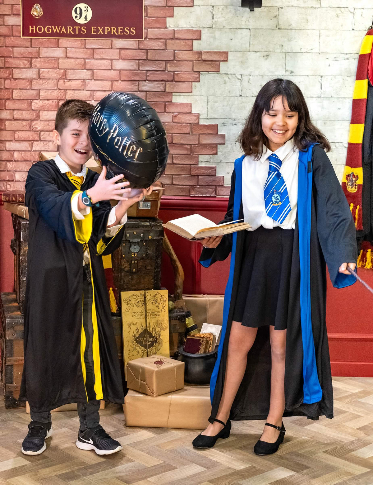 Lavastus Serdaiglen Harry Potter™ -klassisen naamiaisasun asusteet