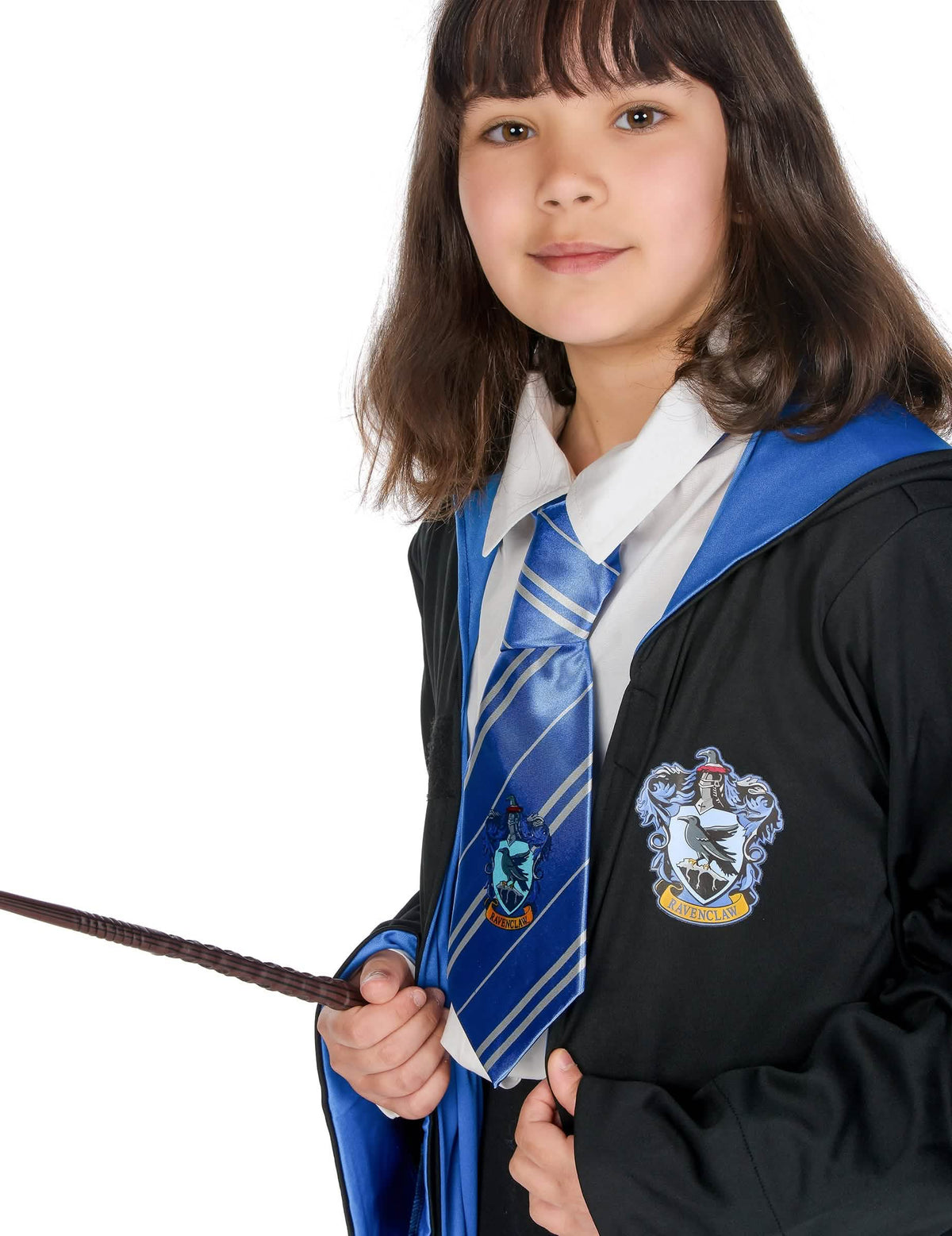 Lähikuva klassisen Serdaigle Harry Potter™ -asuun kuuluvasta taikasauvasta
