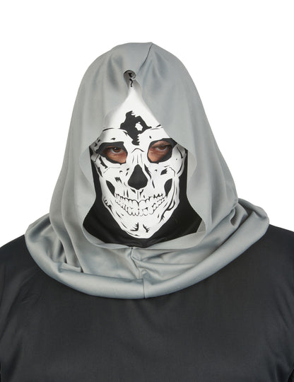 Gros plan sur le masque de crâne du déguisement de faucheuse terrifiante