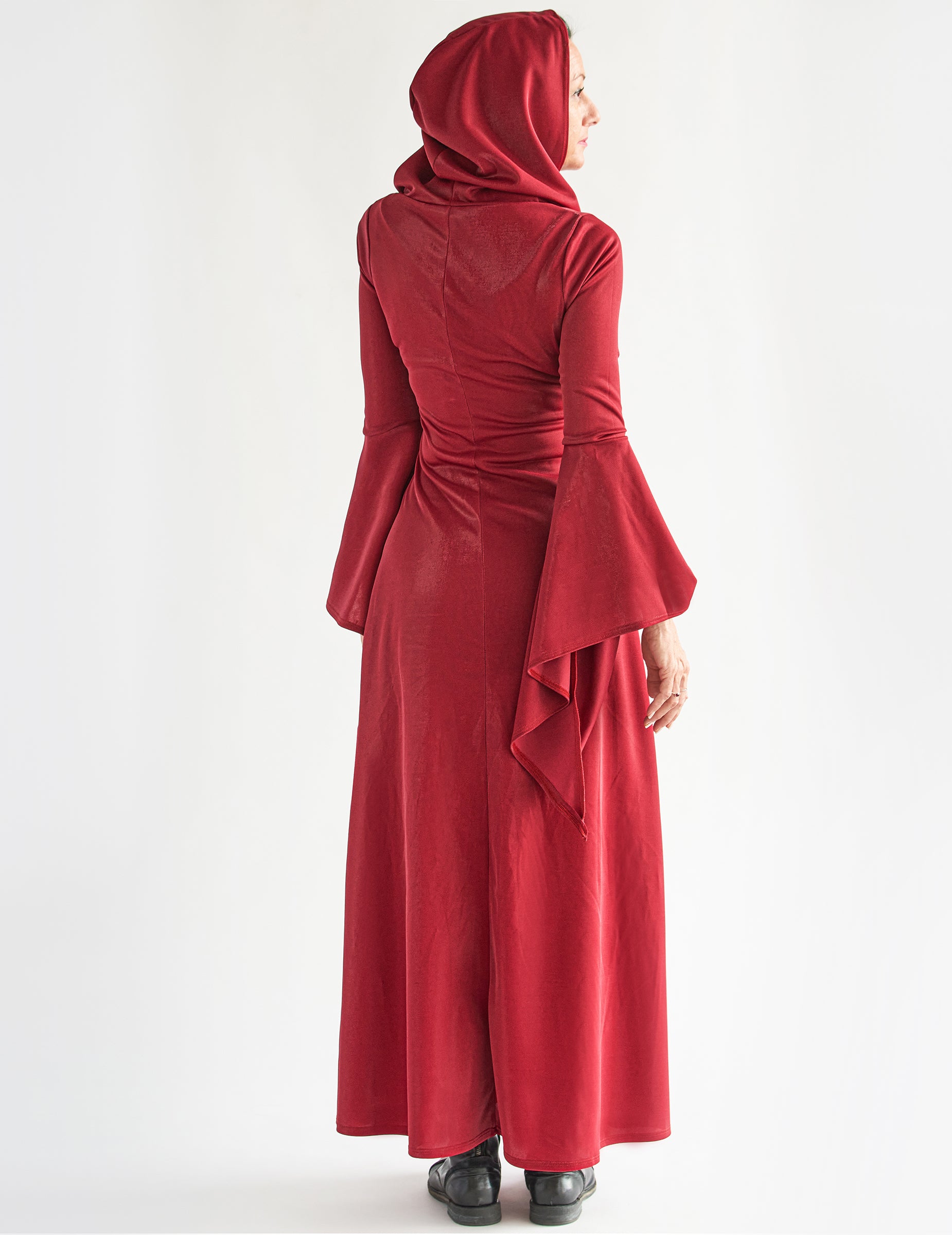 Vue de dos du déguisement gothique pour femme robe rouge