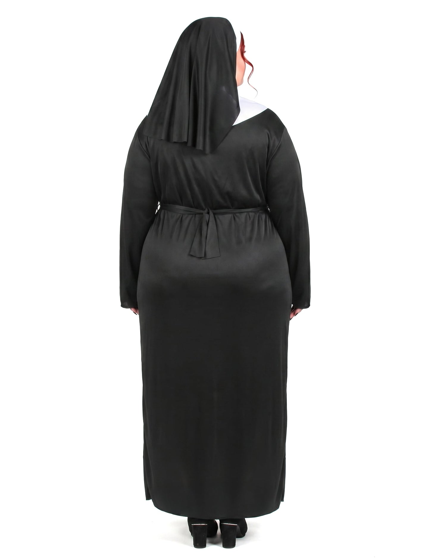 Nunnan plus-kokoinen naamiaisasu naiselle