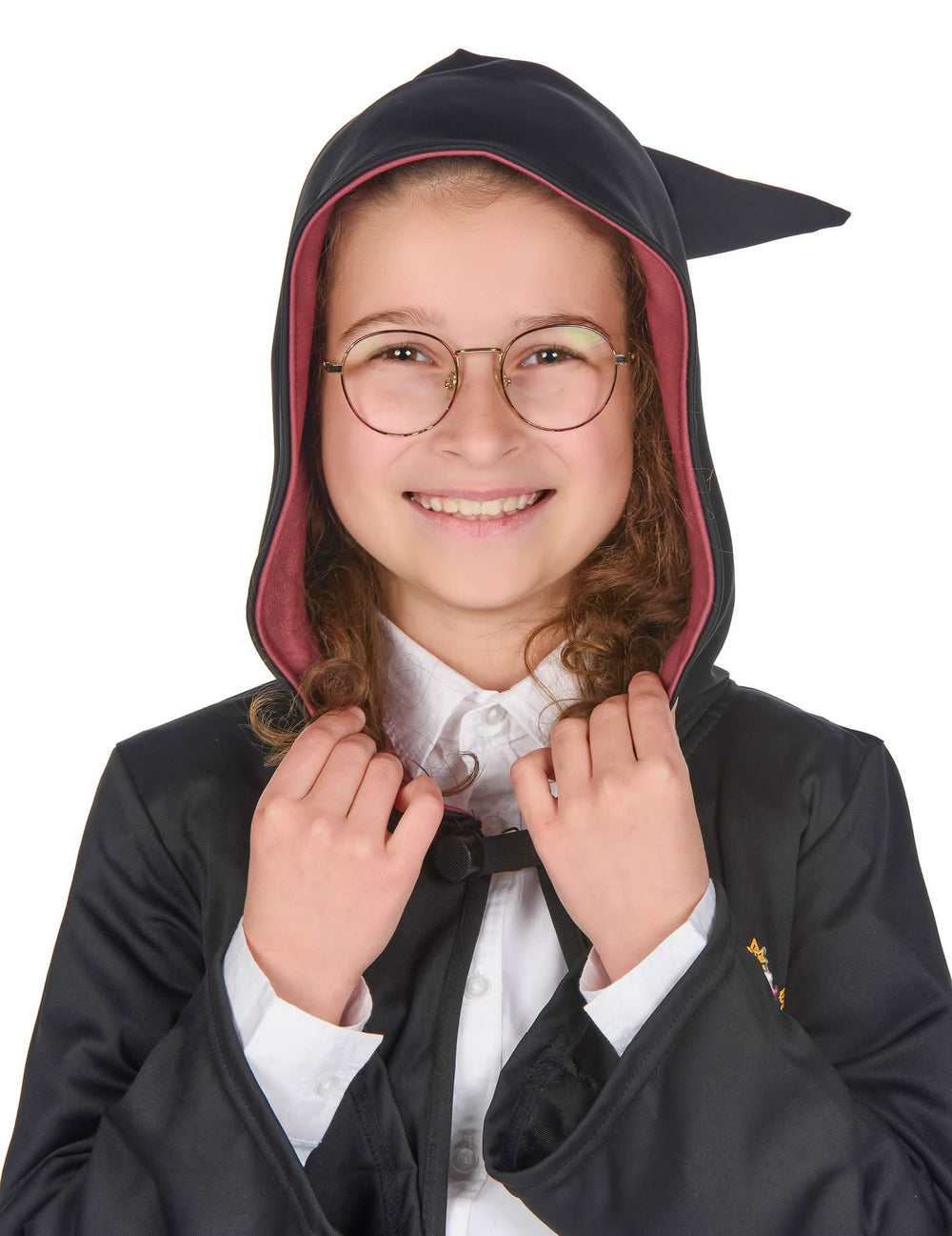 Lähikuva kasvoista, jossa on silmälasit ja luksus-taianomaisen Gryffindor-asun huppu Harry Potter