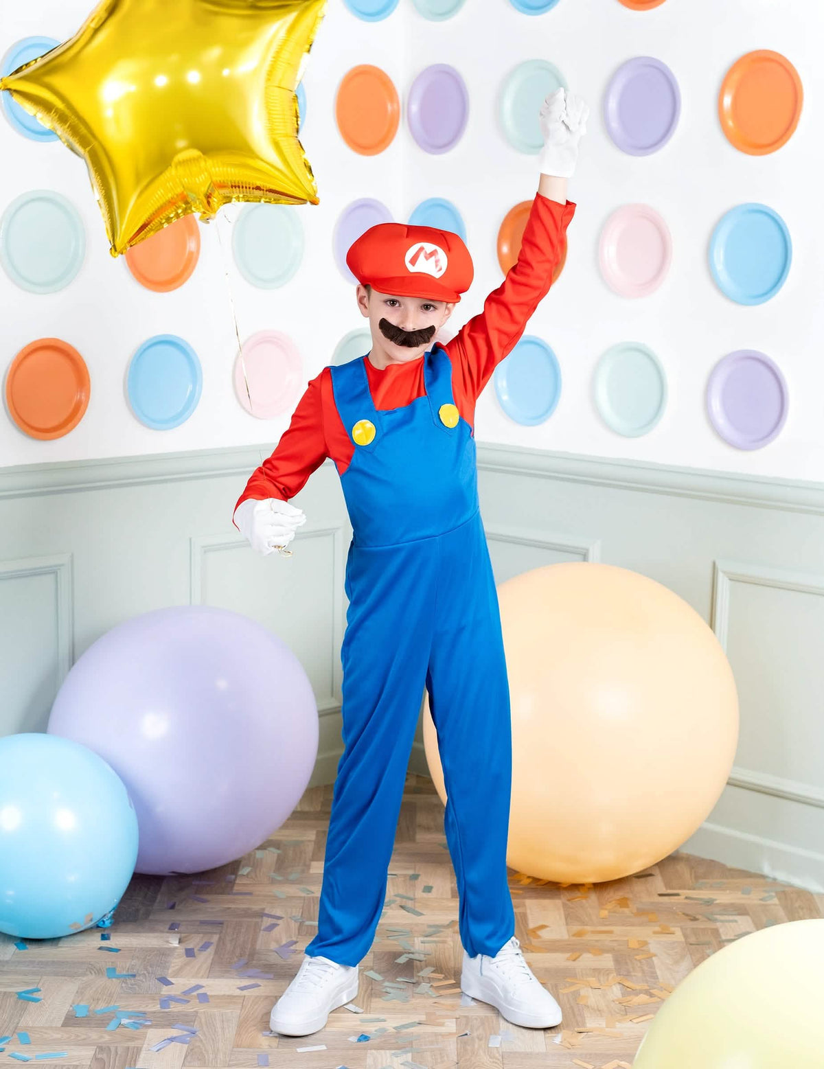 Mario-lasten naamiaisasun yleiskuva