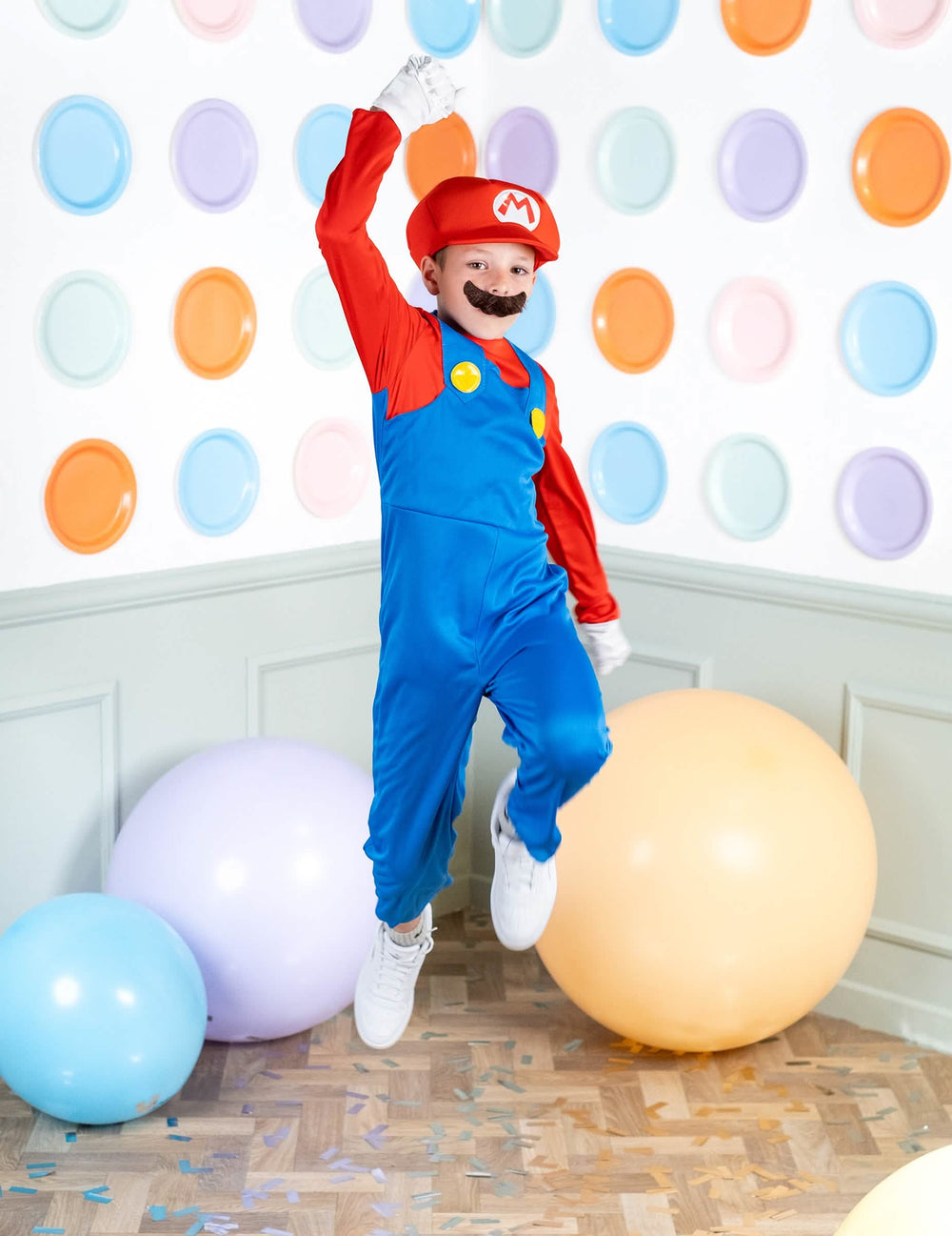 Mario-haalariasun etupuoli