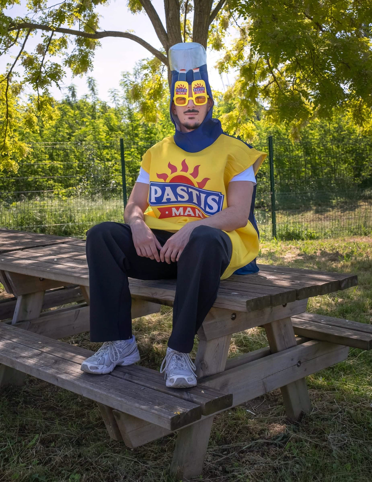 Pastis man- asu miehelle
